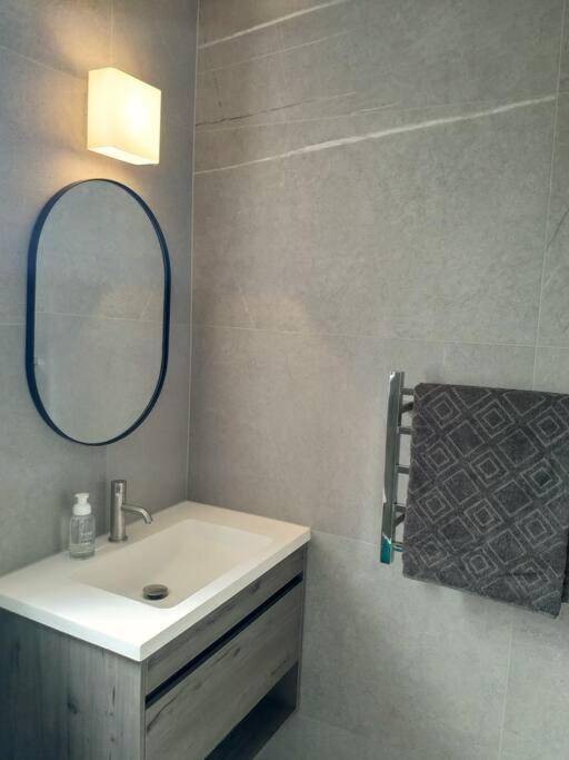 Xspot Medlands Beach House - Ocean Views - Short Stroll To The Beach Bagian luar foto