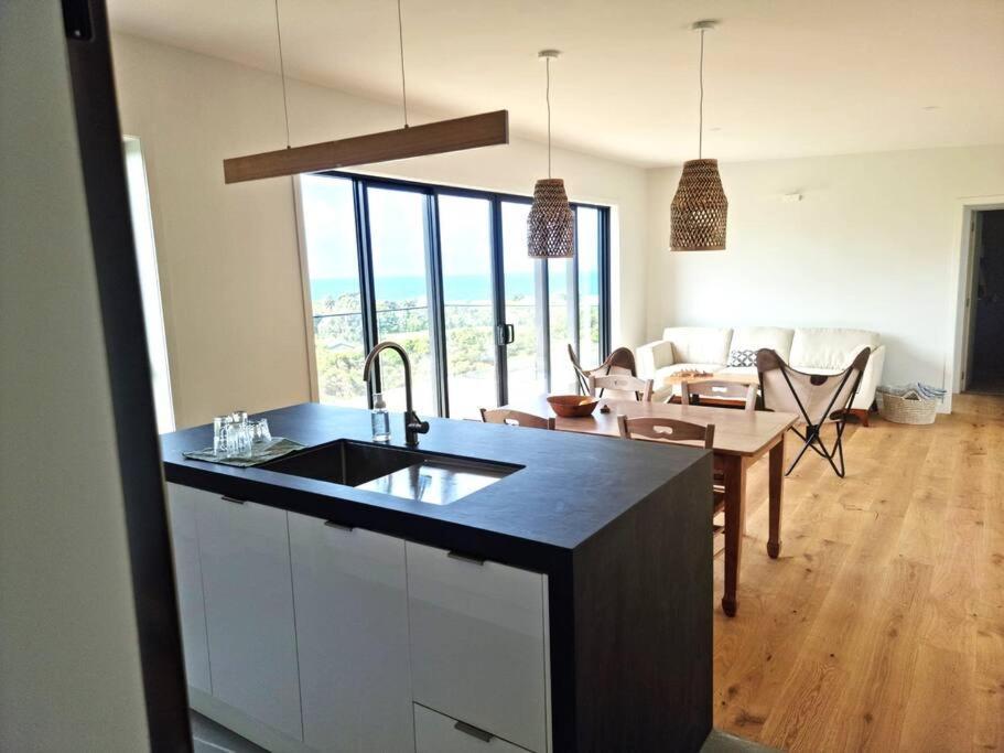 Xspot Medlands Beach House - Ocean Views - Short Stroll To The Beach Bagian luar foto